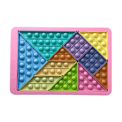 Les enfants unisexes apprenant tôt les jouets éducatifs bouillonnent puzzle de Tangram de jouets de personne remuante