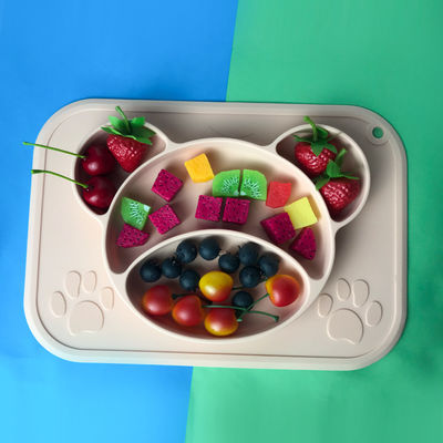 Le bébé réglé de alimentation adapté aux besoins du client de silicone de forme d'ours plaque Bpa libre