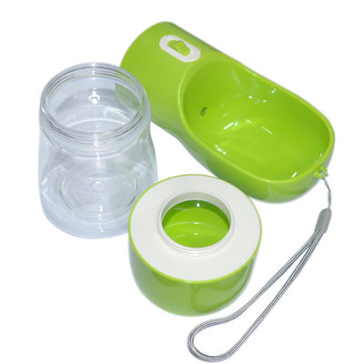Distributeur portatif potable de bouteille d'eau d'animal familier de chien de silicone adapté aux besoins du client pour le voyage