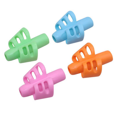 L'écriture molle de support de crayon en caoutchouc de silicone d'enfants a aidé